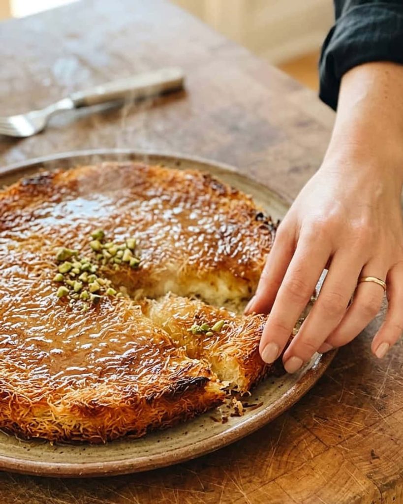 serving kanafeh