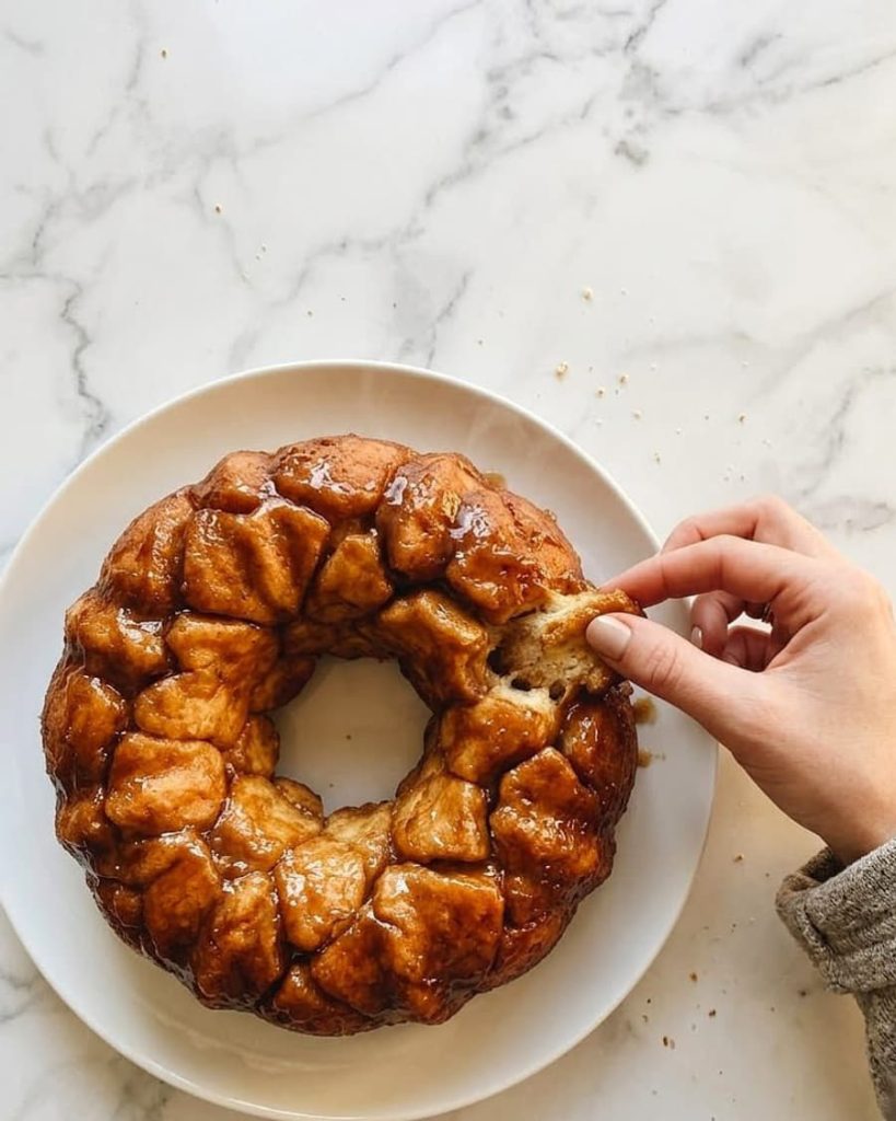 serving monkey bread