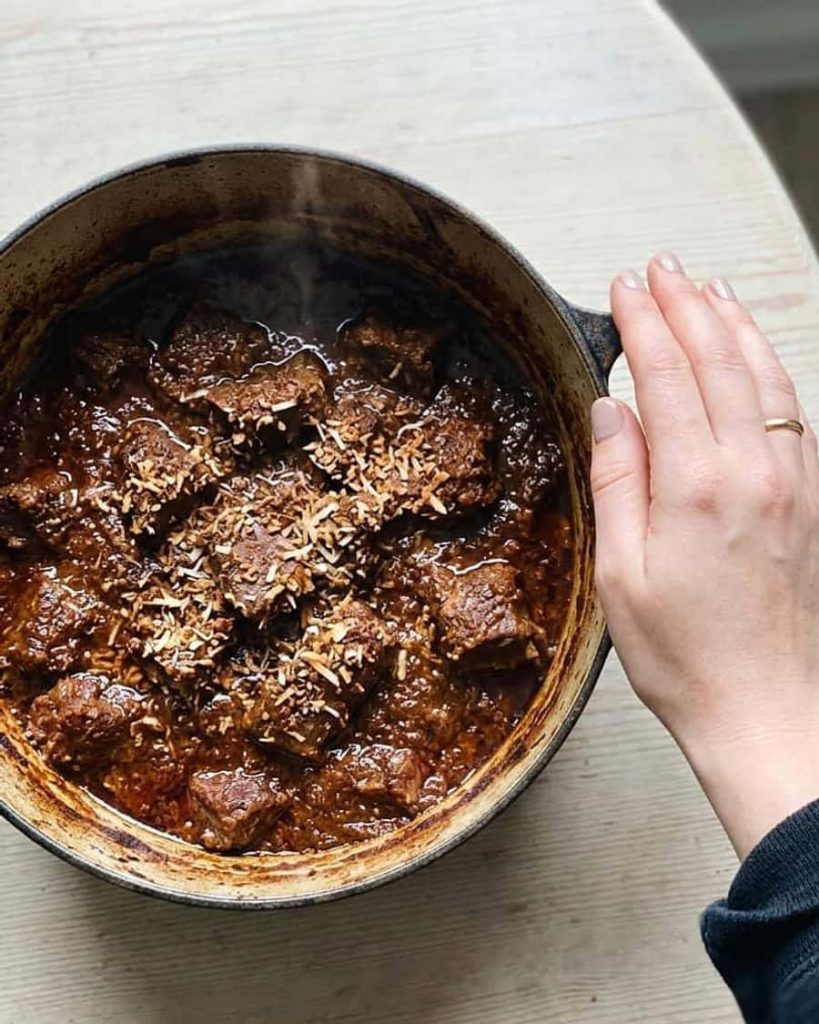 serving rendang